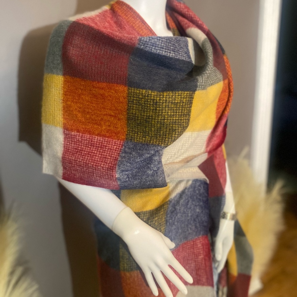 Do everything in love cozy plaid vest cardigan fall colors. - Picture 3 of 7